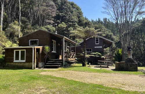 Colville Cabin | Eco Friendly Bush Cabin Retreat on a Tranquil Farm
