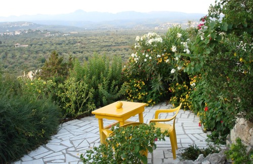 Petrochori House | Eco friendly cottage in large rambling garden. 400m walk to the sea.