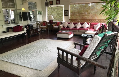 Two Mile Hill House | Eco-friendly room in the Hummingbird apartment