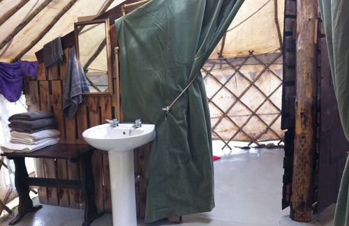 Whitegate House | Eco Glamping immersed in nature, ideal for family holidays andromantic getaways!