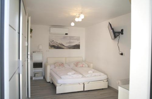 Sommerein Apartment | Eco Overnight Inn - Self Check-in