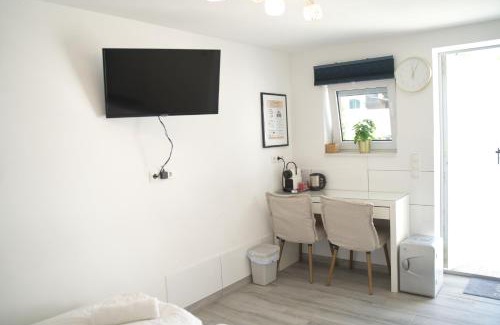 Sommerein Apartment | Eco Overnight Inn - Self Check-in
