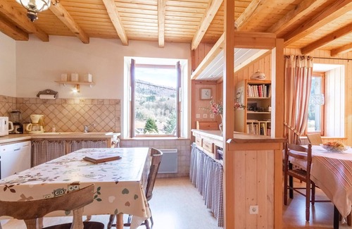 Plancher-les-Mines Cottage | Eco-renovated cottage with studio and wood stove near Ballon de Servance
