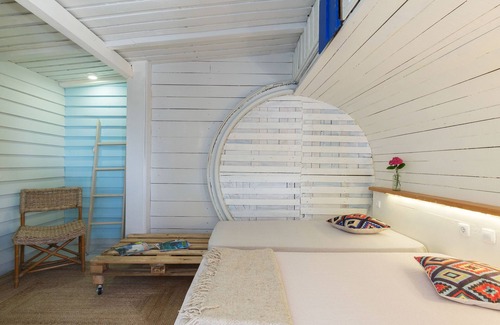 Ovar Bed & Breakfast | Eco Surf & Stay Resort Pine Forest by the Beach, Maceda, Porto, North Portugal