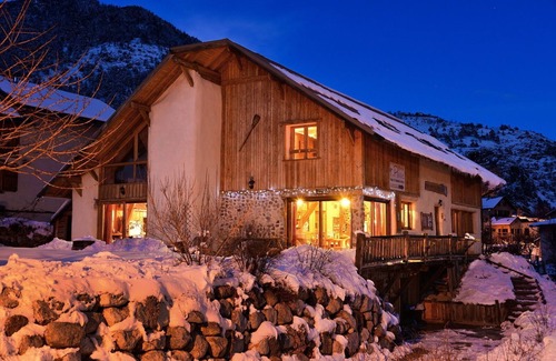 Saint-Martin-de-Queyrieres House | Ecological house 5 minutes from Briancon, 15 people, 2 ears, comfort, SPA