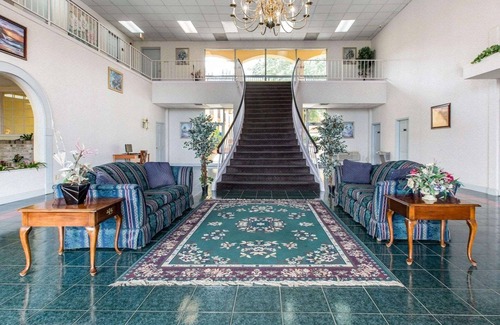 Dalton Hotel | Econo Lodge Dalton West