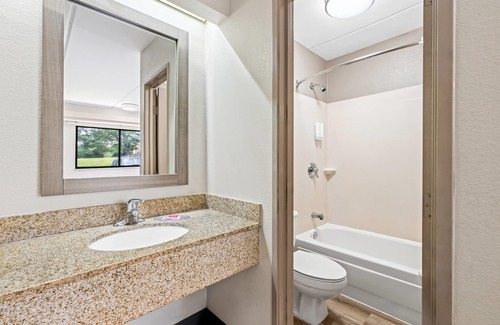 Hickory Hotel | Econo Lodge Hickory