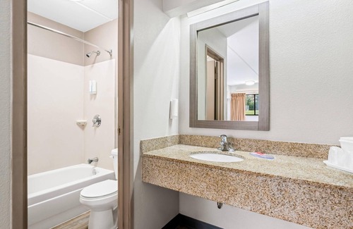 Hickory Hotel | Econo Lodge Hickory