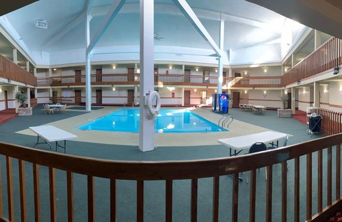 Stevens Point Hotel | Econo Lodge Inn & Suites Stevens Point
