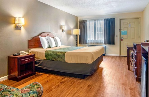 Fort Oglethorpe Hotel | Econo Lodge Inn & Suites near Chickamauga Battlefield