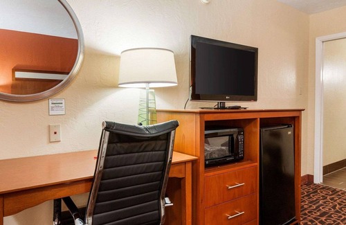 Jasper Hotel | Econo Lodge Jasper