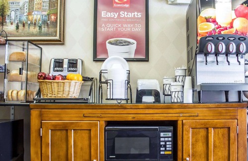 Meadville Hotel | Econo Lodge Meadville