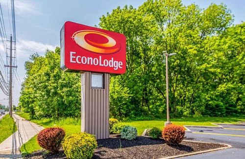 Mount Laurel Cabin | Econo Lodge Mount Laurel - Philadelphia East