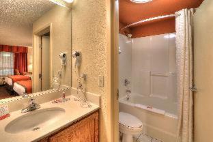 Pigeon Forge Cabin | Econo Lodge Pigeon Forge Riverside