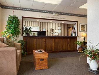 Scottsbluff Hotel | Econo Lodge Scottsbluff