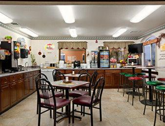 Scottsbluff Hotel | Econo Lodge Scottsbluff