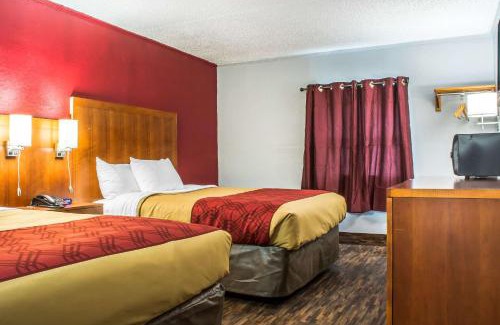 Brockport Cabin | Econo Lodge