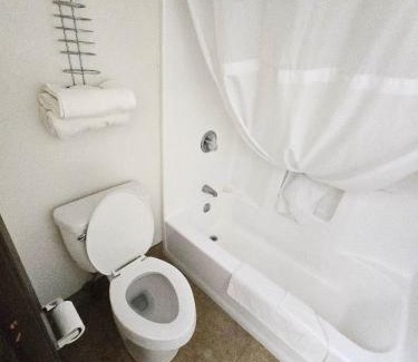 Eagle Nest Hotel | Econo Lodge