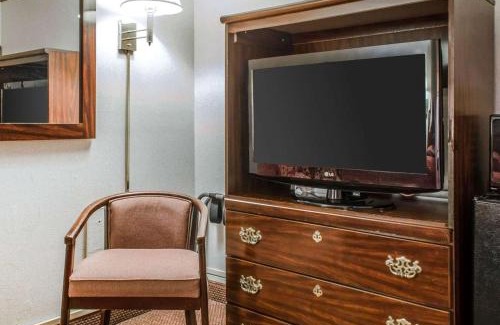 Saint Clair Cabin | Econo Lodge