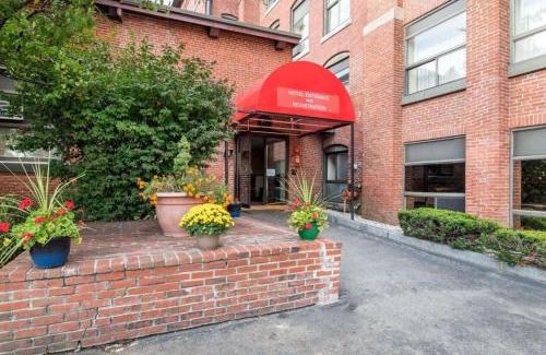 Manchester Cabin | Econo Lodge