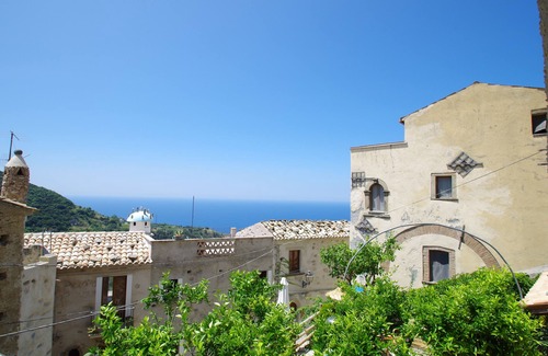 Belmonte Calabro House | Ecotourism in the medieval village of Calabria, tradition and culture, sea and nature .