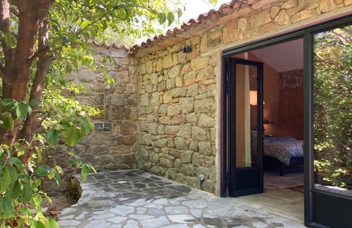 Les Assions House | Ecurie Restaurée , Accessible PMR