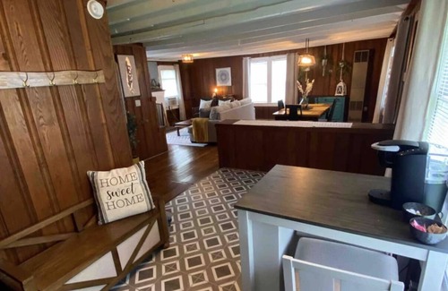 Hendersonville Cottage | Ecusta Trail House- Dog Friendly- 1.5 miles from down town!