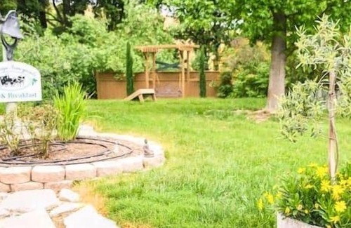 Downtown House | Eden House Vineyard- Syrah Suite