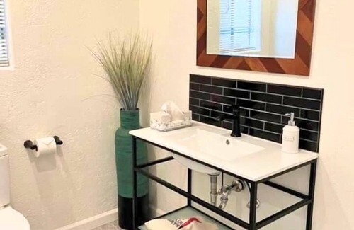 Downtown House | Eden House Vineyard- Syrah Suite