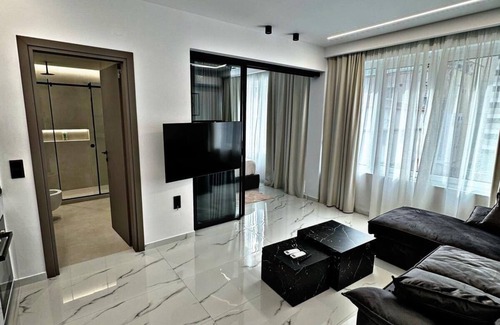 Ladadika Apartment | Eden Luxury Suite #2: Your Oasis in the heart of Thessaloniki