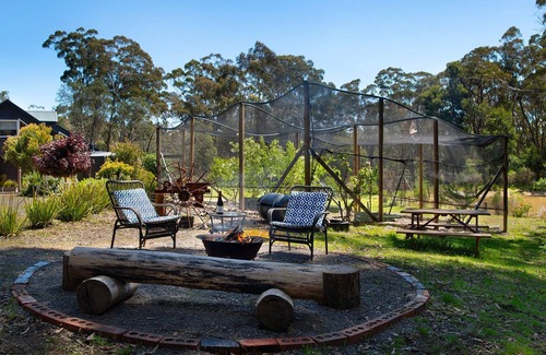 Wheatsheaf Apartment | Edessa Lodge- tranquil bush retreat 5 mins from Daylesford