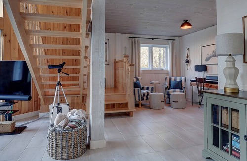 Stanstead Township Ski Chalet | Edge of Lake Memphremagog