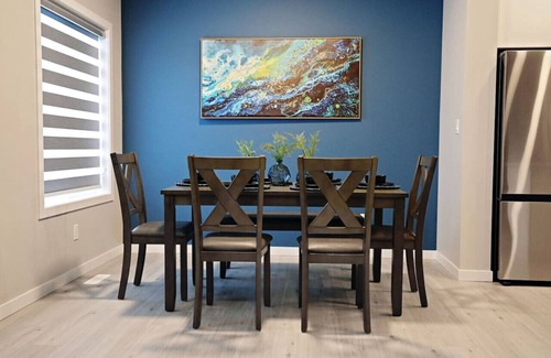 West Edmonton House | Edgemont Escape |A/C|Family Friendly|WEM|Disney+