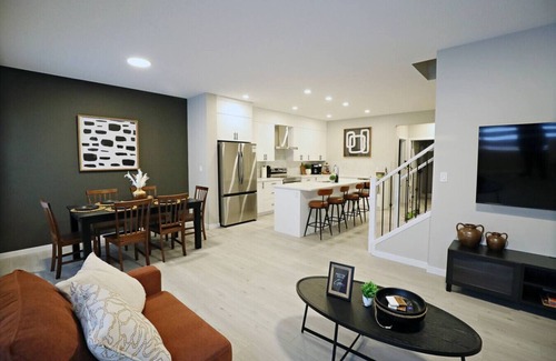 West Edmonton House | Edgemont Retreat|A/C|River Cree|WEM|Disney+