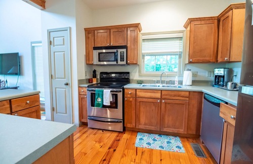 Dadeville House | Edgewater Escape | 3 Bed, 2 Bath