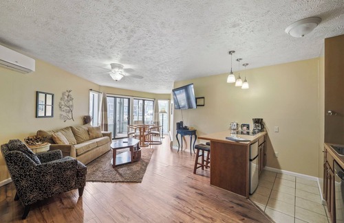 Charlevoix Condo | Edgewater Inn | Cozy Lakefront Escape | Pool, Hot Tub, Sauna | Full Kitchen