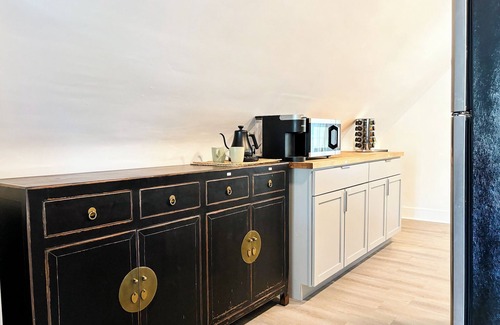 Detroit - Shoreway Apartment | Edgewater Oasis - 1 BR - Walk to the Beach