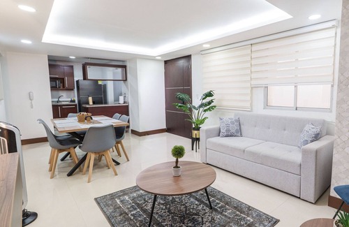 Campestre Apartment | Edificio Fence Real