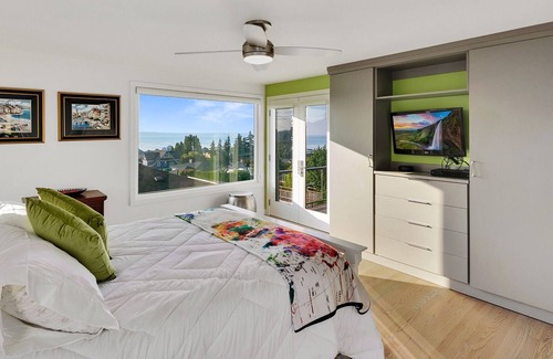 The Bowl of Edmonds House | Edmonds View Home