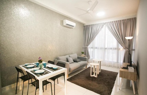 Gelang Patah Apartment | Educity, Modern suite@Econest