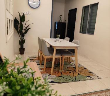 Durian Sebatang House | EEYANA HOMESTAY LAGENDA, TELUK INTAN