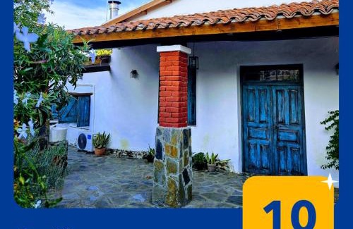 Vasa Koilaniou House | Eftychia's traditional and cozy adobe house!