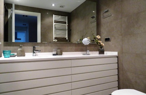 Zarautz Apartment | EGONA-LA39 MODERNA, IDEAL FAMILIA WIFI -PARKING