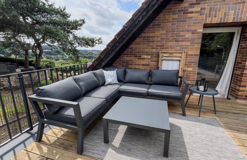 Pelm Apartment | Eifelglück vacation apartment with a view of the Kasselburg castle