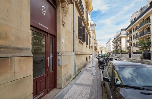 Egia Apartment | Eiffel | The Rentals Collection