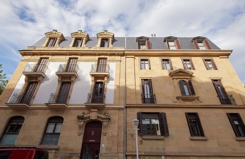 Egia Apartment | Eiffel | The Rentals Collection