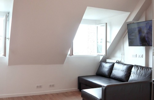 Porte-Dauphine Apartment | Eiffel Tower & Trocadero - Luxury Flat 10 Minutes Walking to the Eiffel Tower