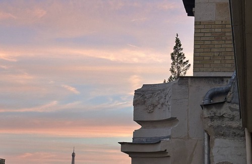 17th Arrondissement Apartment | Eiffel Tower View in the Arc de Triomphe area : a true Parisian experience