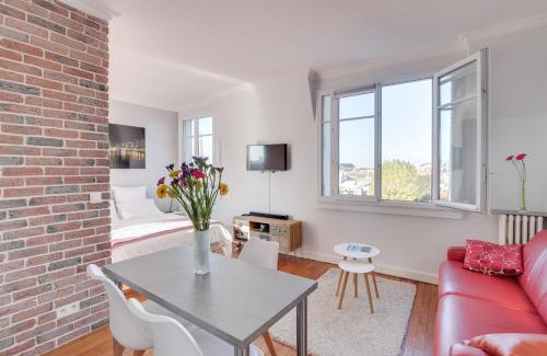 Saint-Thomas-d'Aquin Apartment | Eiffel Tower view + terrace Saint Germain des Pres