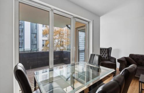 Suedwest Apartment | Eindrucksvolle Zwei-Zimmer-Wohnung mit Balkon und großer Küche